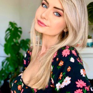 Meet your Posher, Becka